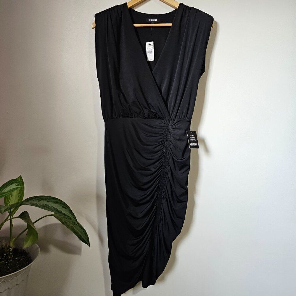NEW WITH TAGS EXPRESS BLACK SURPLICE NECK CINCHED FITTED DRESS SZ SMALL